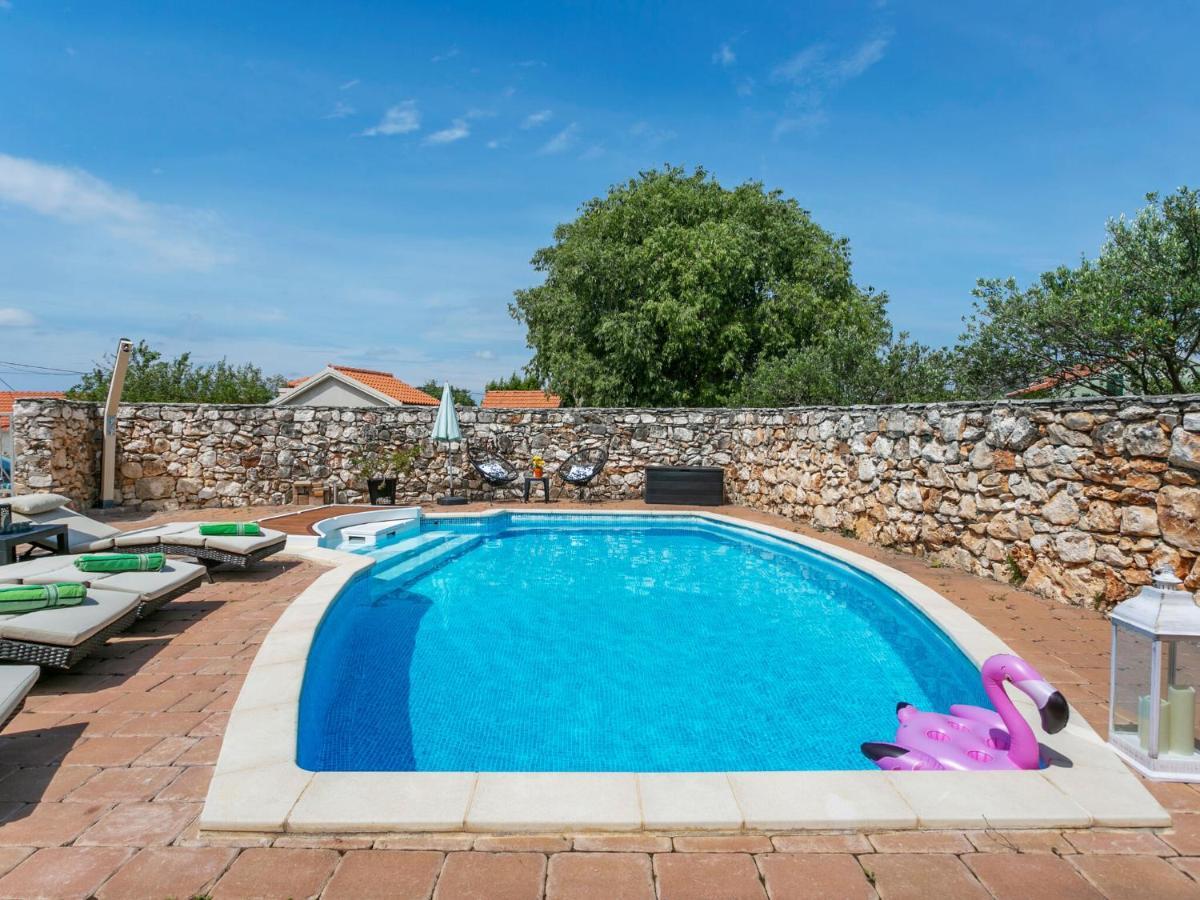 Chic Holiday Home In Marina With Private Swimming Pool Exterior foto